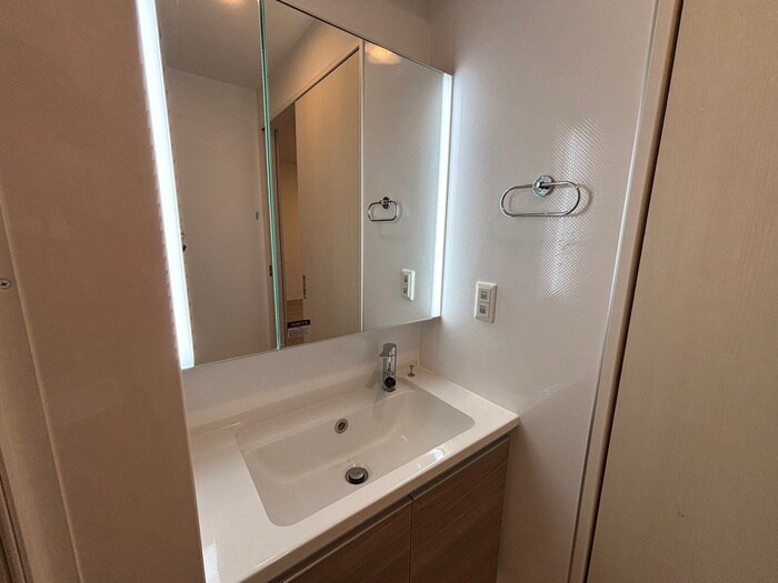 物件内観写真11　(洗面)