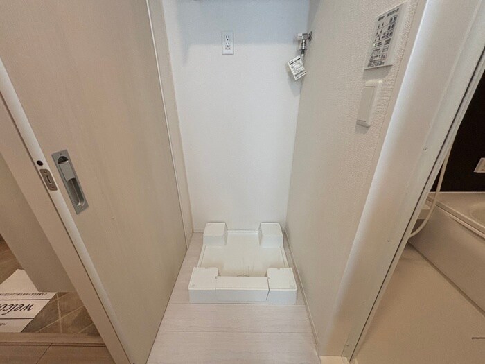 物件内観写真12　(洗濯機置場)