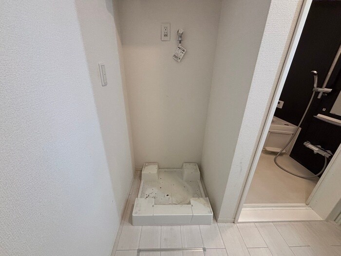 物件内観写真12　(洗濯機置場)