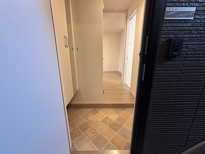 物件内観写真19　(玄関)