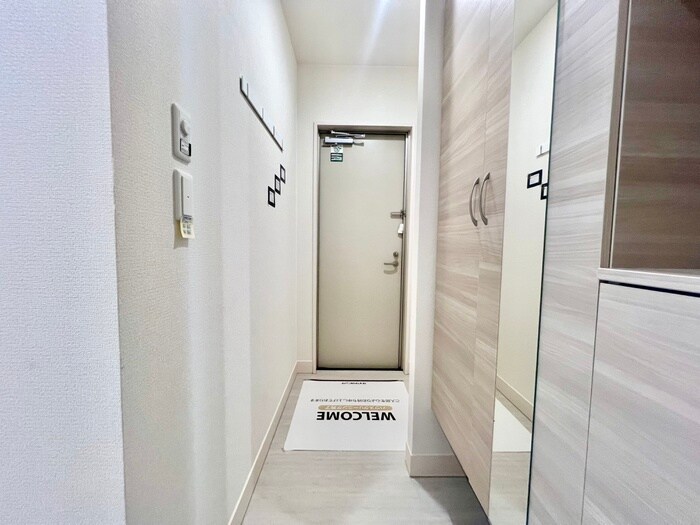 物件内観写真12　(玄関)