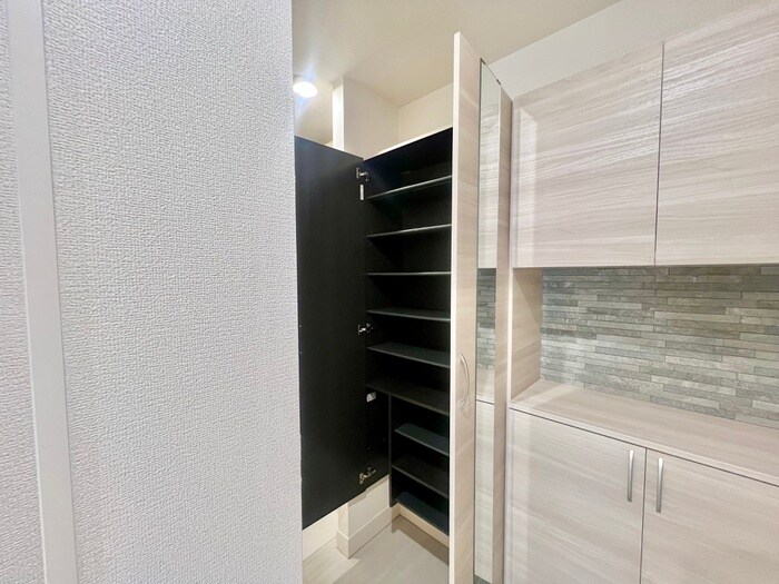 物件内観写真13　(靴箱)