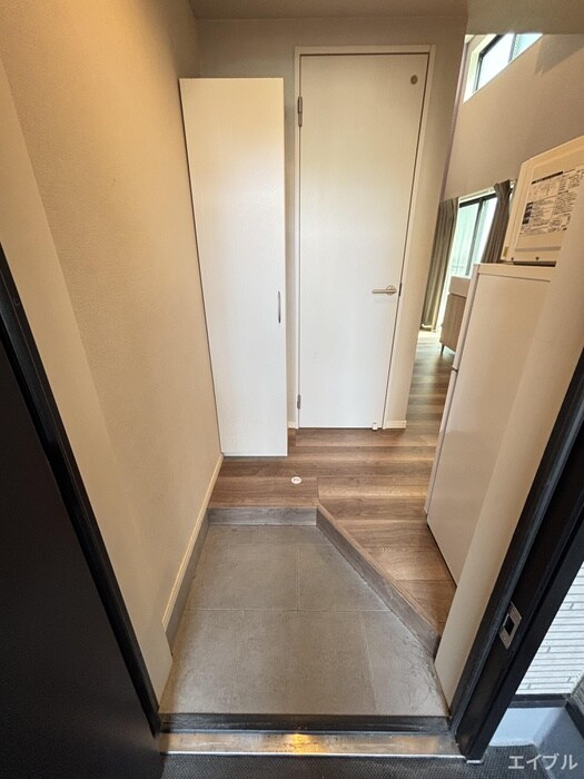 物件内観写真10　(玄関)