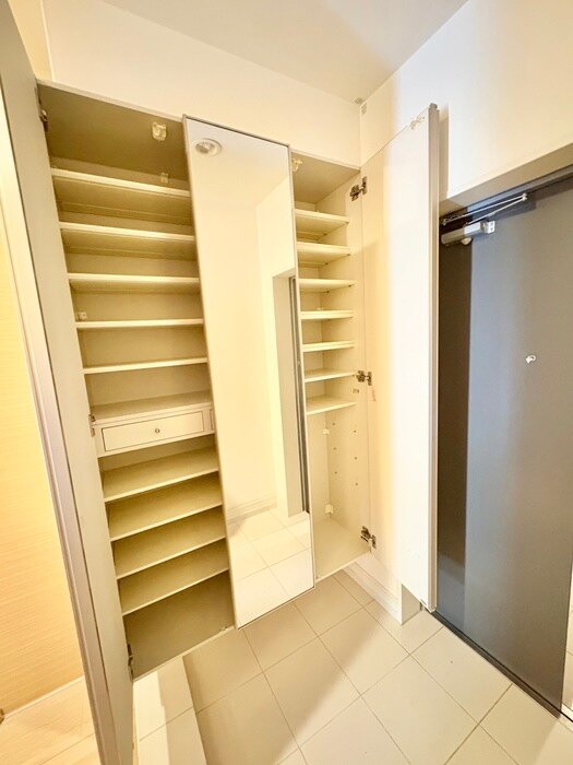 物件内観写真15　(靴箱)