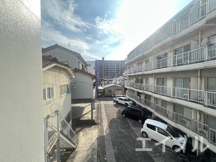 物件内観写真17　(室内からの展望)