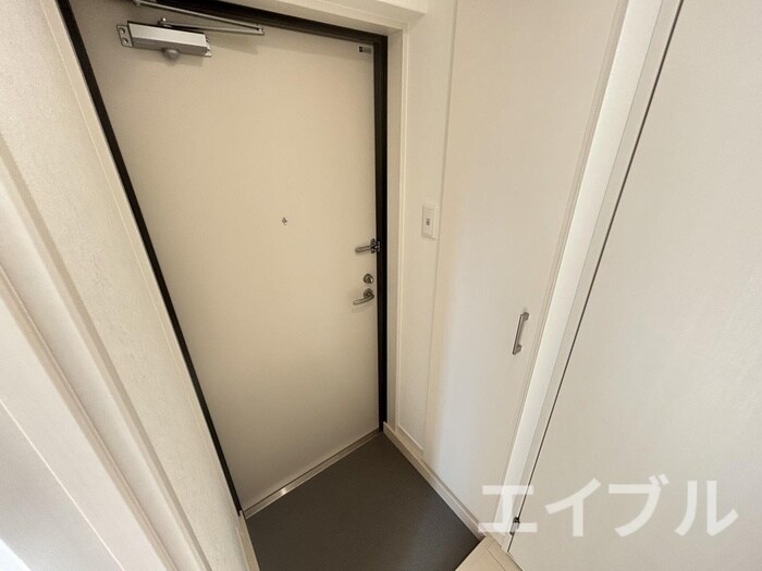 物件内観写真18　(玄関)