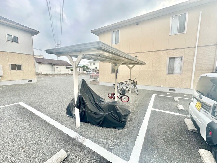 物件外観写真5　(駐輪場)