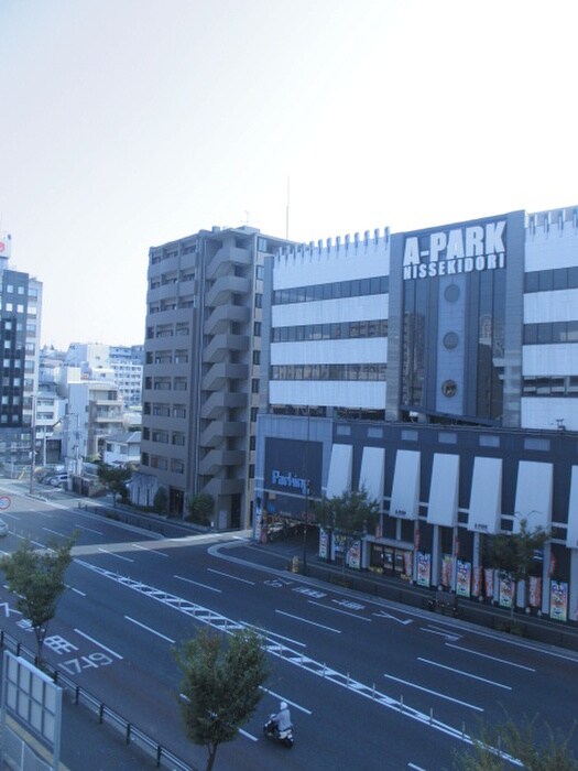 物件内観写真15　(室内からの展望)