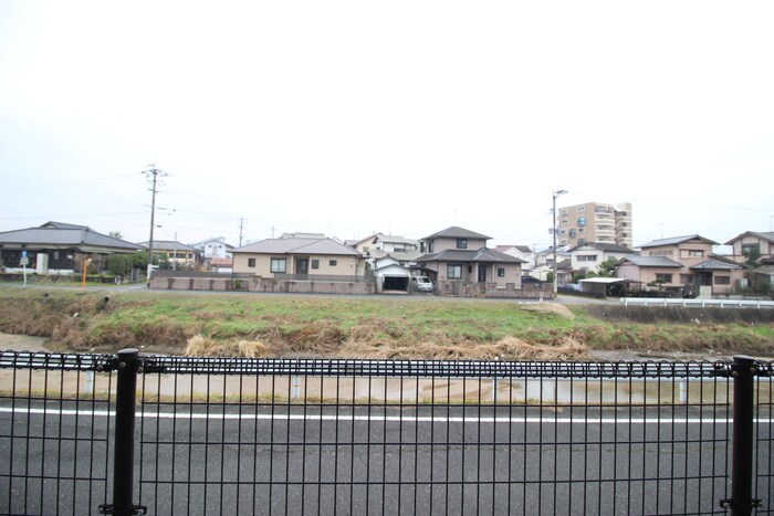 物件内観写真14　(室内からの展望)