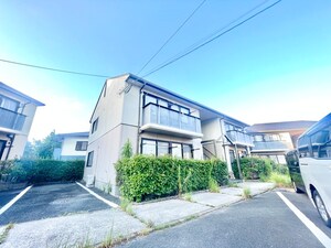 ヴィラ・サンロイヤルＢ外観写真