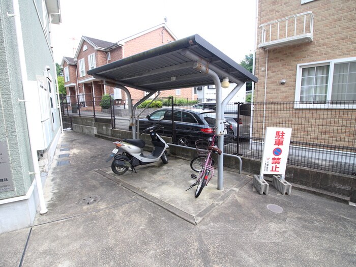物件外観写真5　(駐輪場)