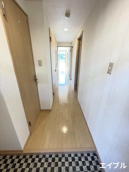 物件内観写真13　(廊下)