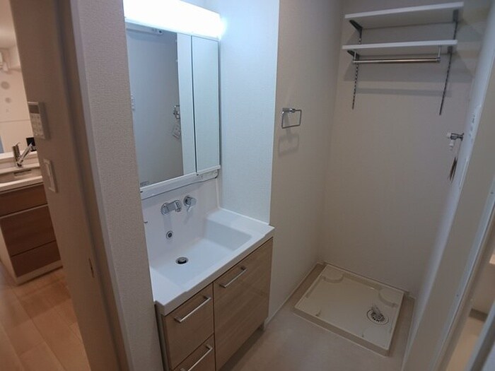 物件内観写真8　(洗面)