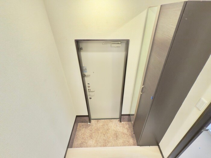 物件内観写真12　(玄関)