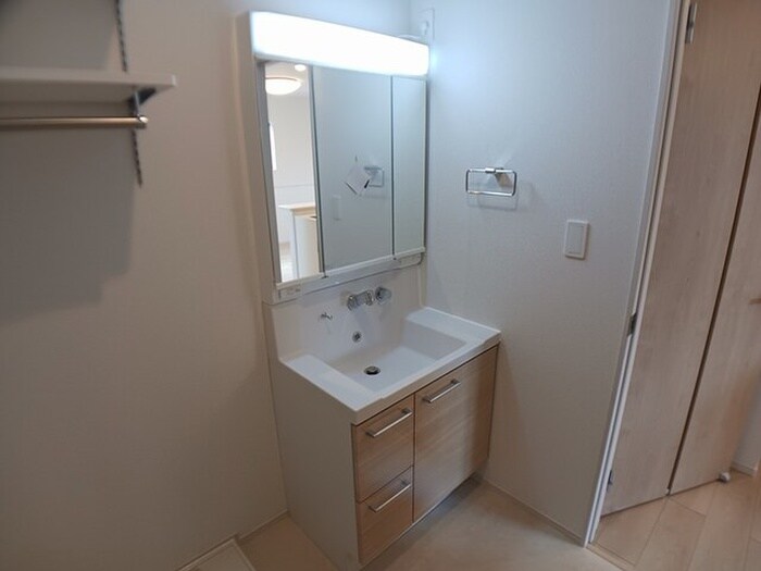 物件内観写真8　(洗面)