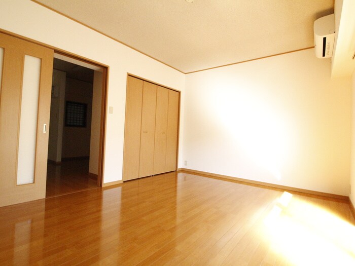 物件内観写真18　(居室)