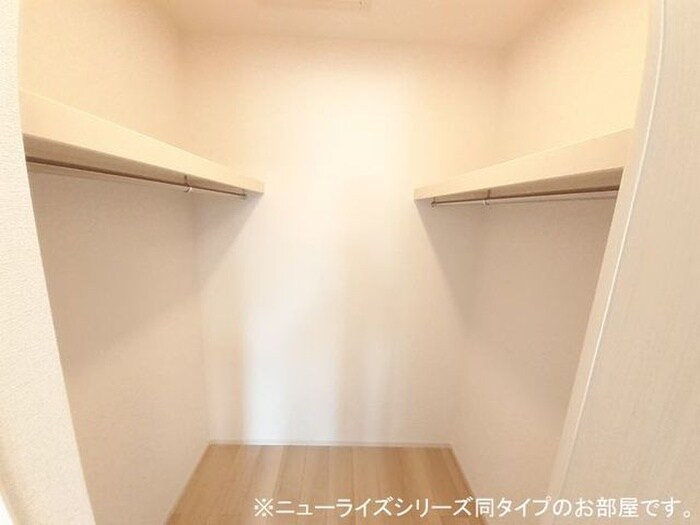 物件内観写真10　(収納)
