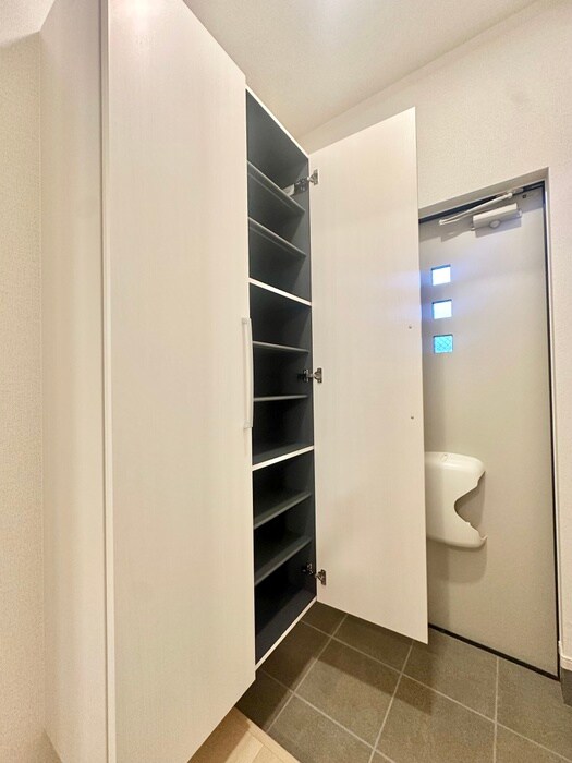 物件内観写真12　(靴箱)