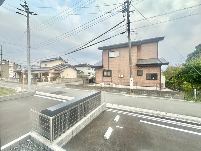 物件内観写真12　(室内からの展望)