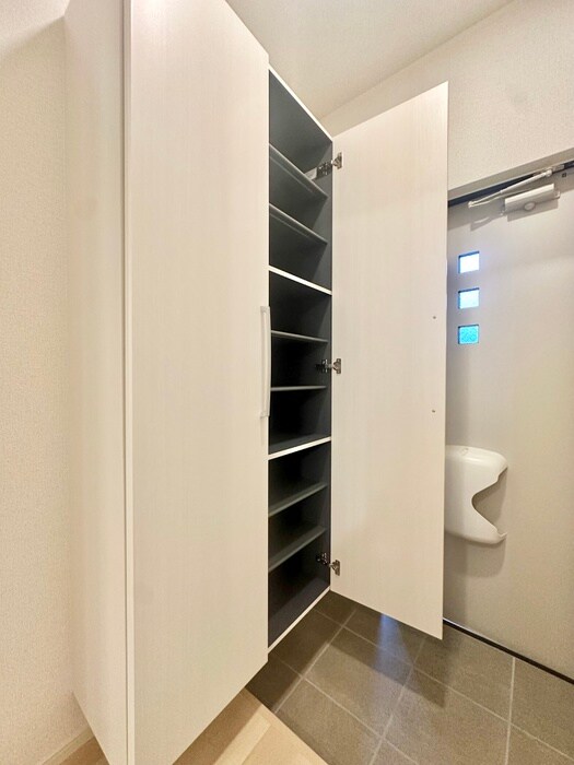 物件内観写真12　(靴箱)