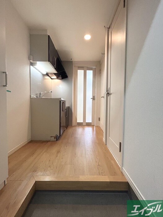 物件内観写真16　(玄関)