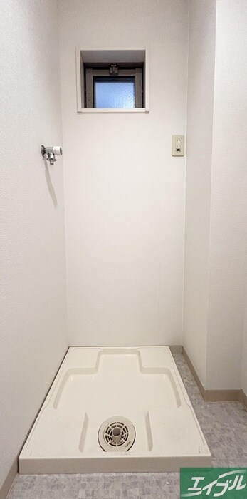 物件内観写真20　(洗濯機置場)