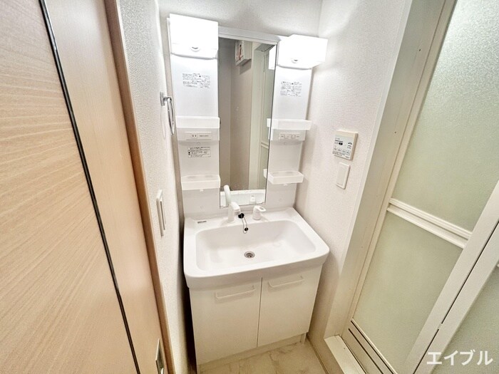 物件内観写真8　(洗面)