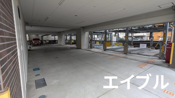 物件外観写真2　(駐車場)