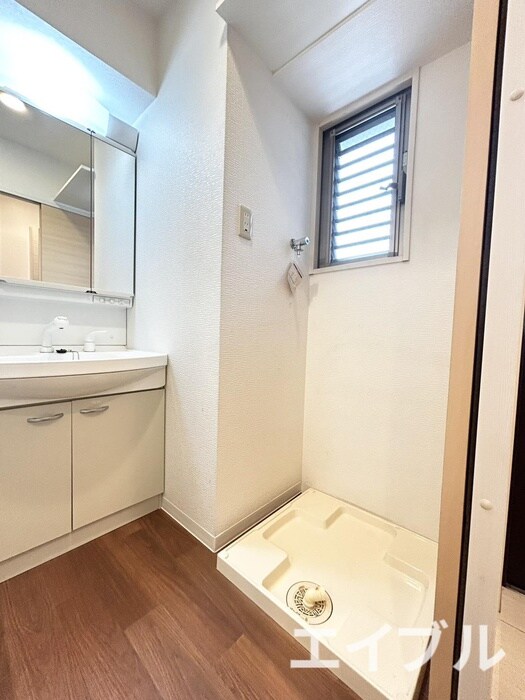 物件内観写真7　(洗濯機置場)