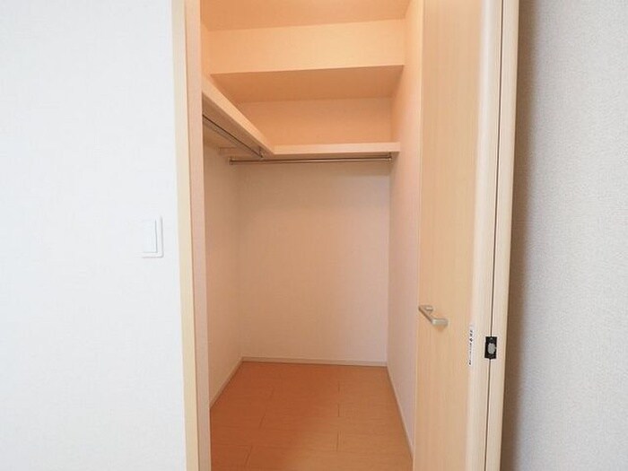 物件内観写真10　(収納)