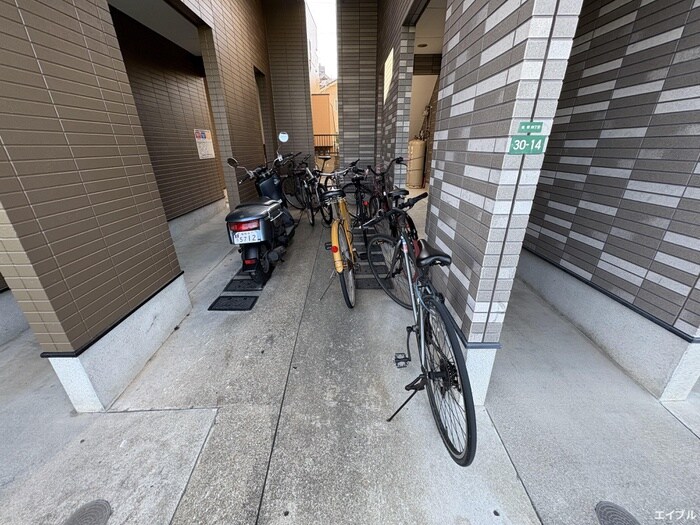 物件外観写真5　(駐輪場)