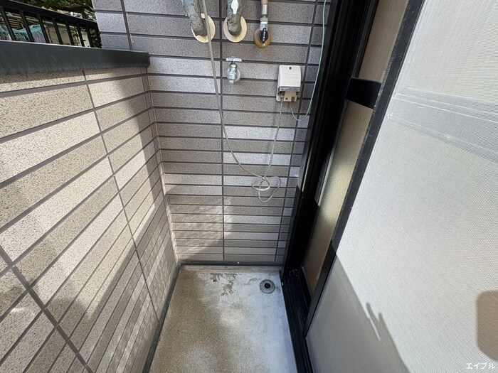 物件内観写真12　(洗濯機置場)