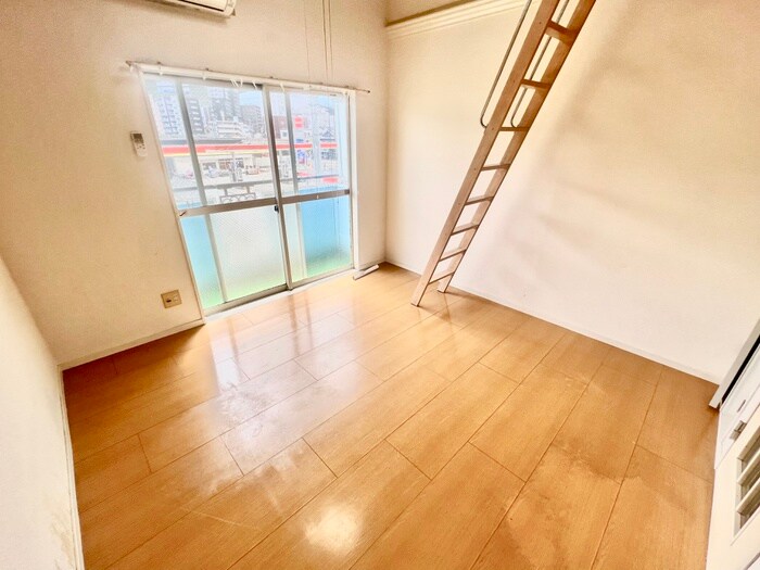 物件内観写真4　(居室)