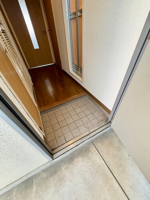 物件内観写真14　(玄関)