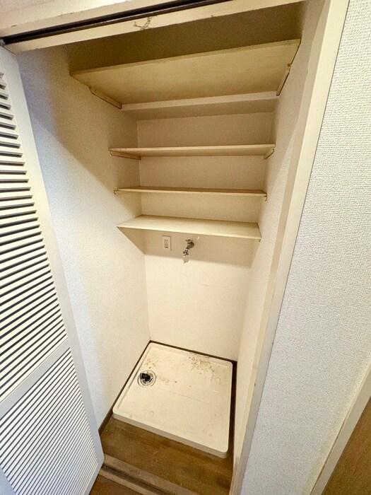 物件内観写真17　(洗濯機置場)