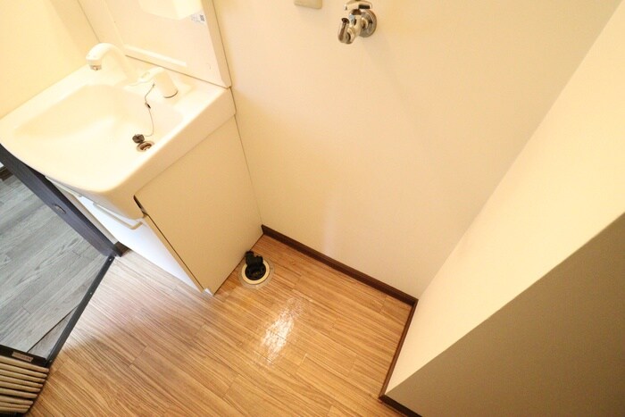 物件内観写真15　(洗濯機置場)