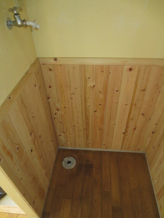 物件内観写真12　(洗濯機置場)