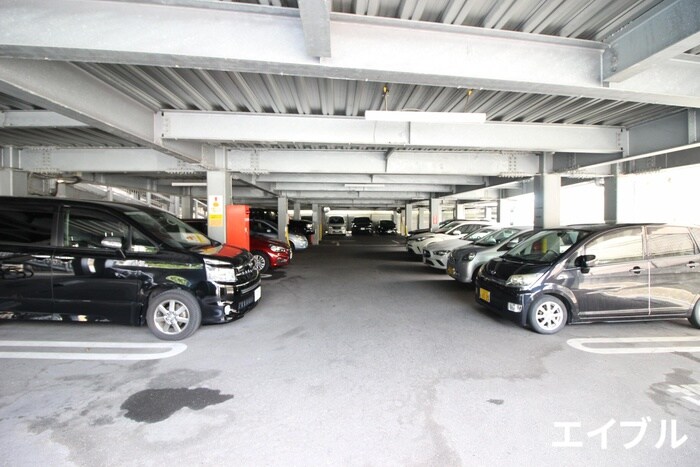 物件外観写真5　(駐車場)