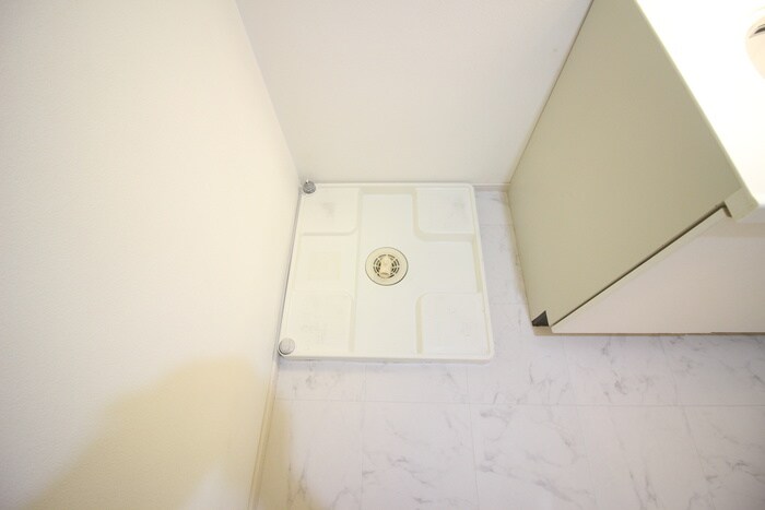 物件内観写真12　(洗濯機置場)