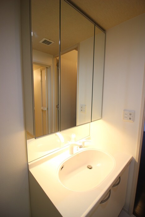 物件内観写真13　(洗面)