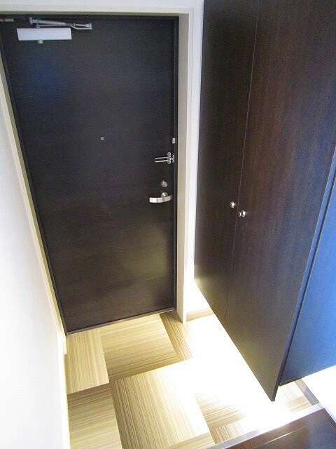 物件内観写真15　(玄関)