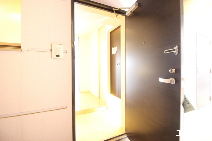 物件内観写真15　(玄関)