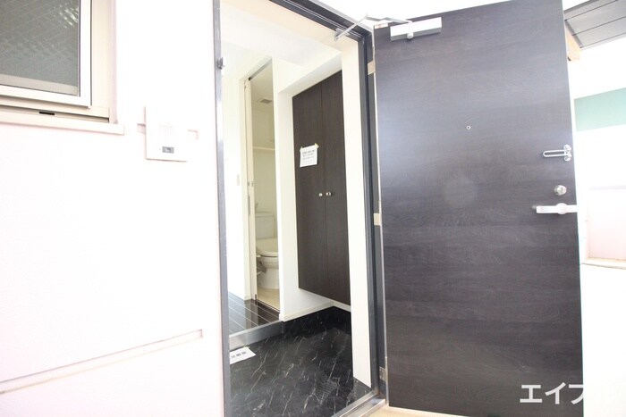 物件内観写真15　(玄関)