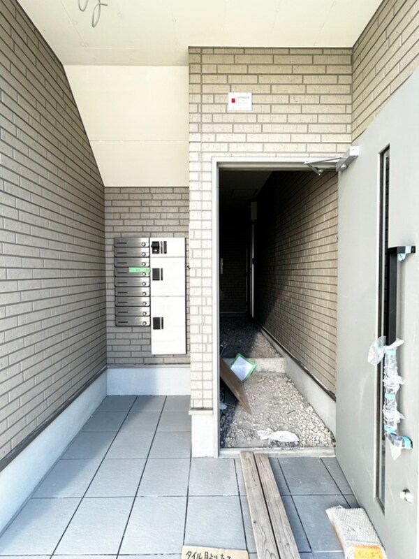 建築中