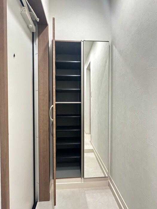 物件内観写真7　(靴箱)