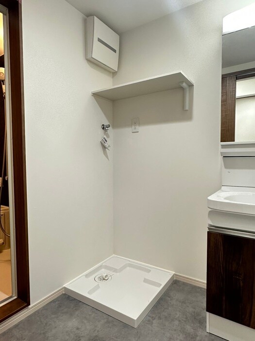 物件内観写真9　(洗濯機置場)