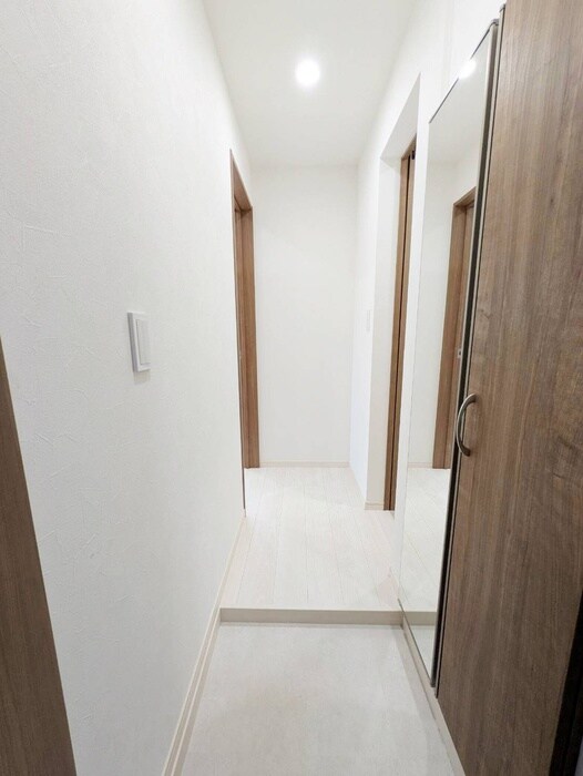 物件内観写真12　(玄関)