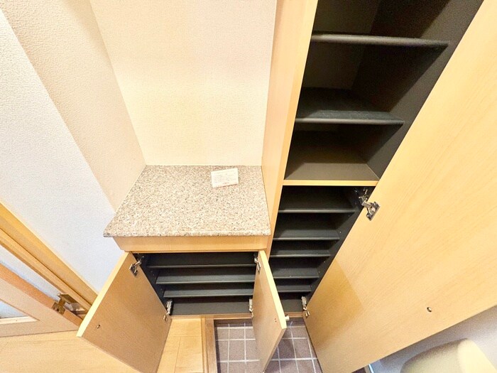 物件内観写真13　(靴箱)