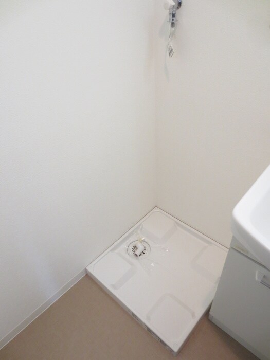 物件内観写真12　(洗濯機置場)