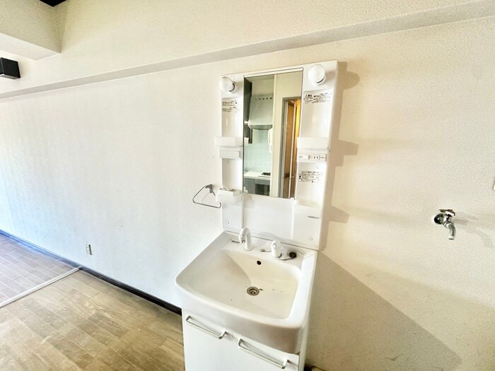 物件内観写真8　(洗面)
